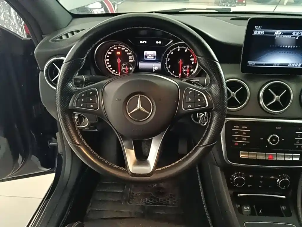 Mercedes-Benz CLA (Import) — фото 7