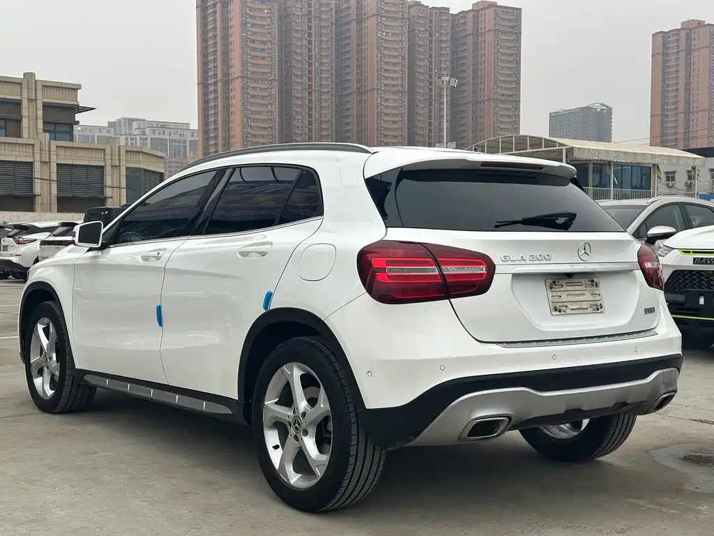 Mercedes-Benz GLA — фото 6
