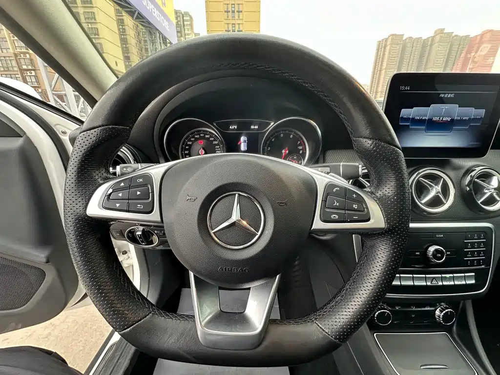 Mercedes-Benz GLA — фото 9