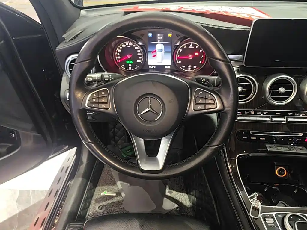Mercedes-Benz GLC — фото 11