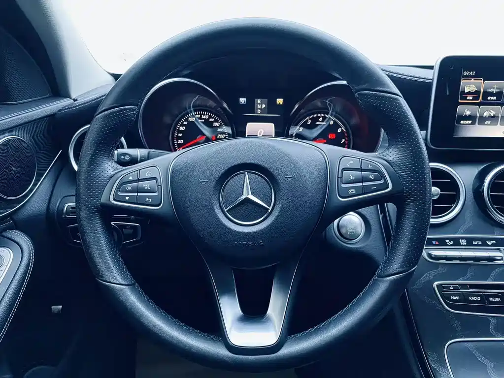 Mercedes-Benz C-Class — фото 15