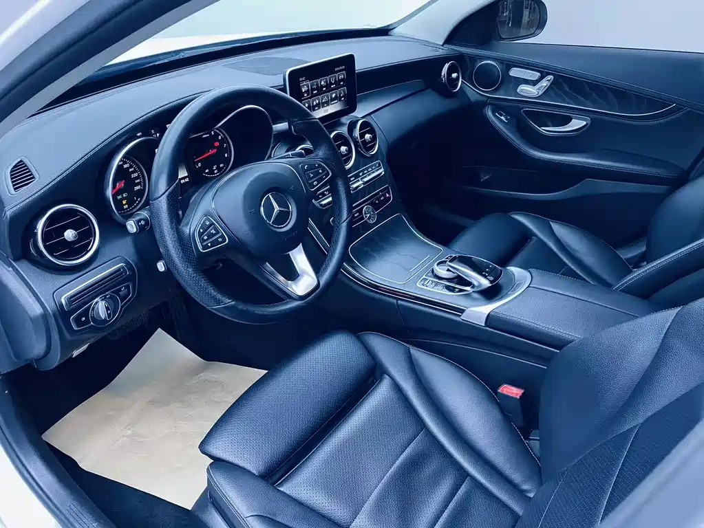 Mercedes-Benz C-Class — фото 19