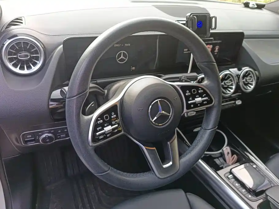 Mercedes-Benz GLA — фото 15