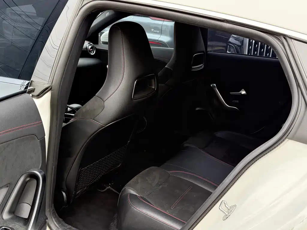 Mercedes-Benz CLA (Import) — фото 11