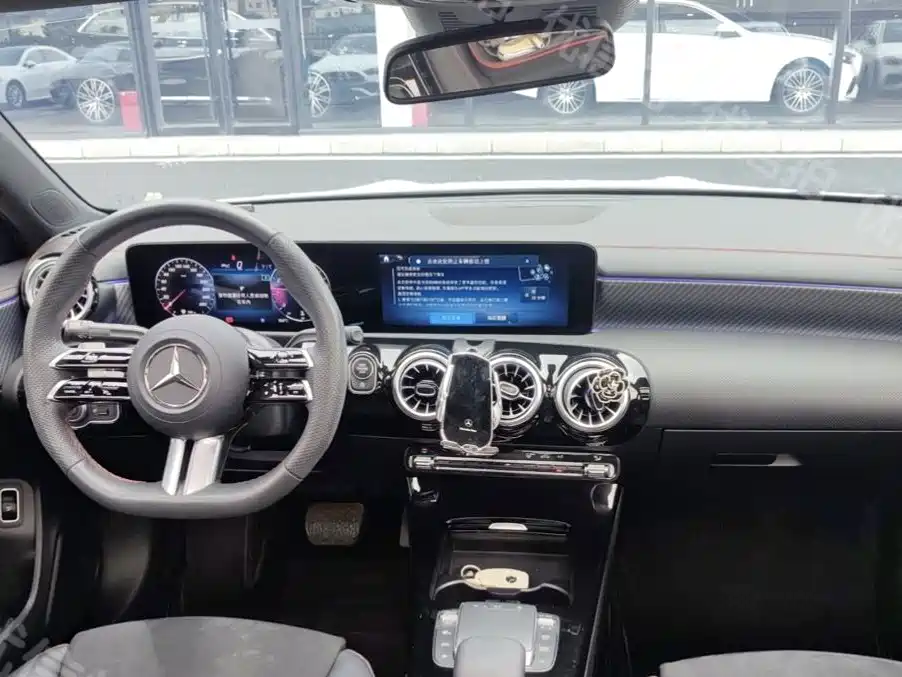 Mercedes-Benz A-Class — фото 11