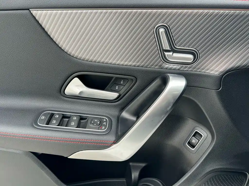 Mercedes-Benz A-Class — фото 14