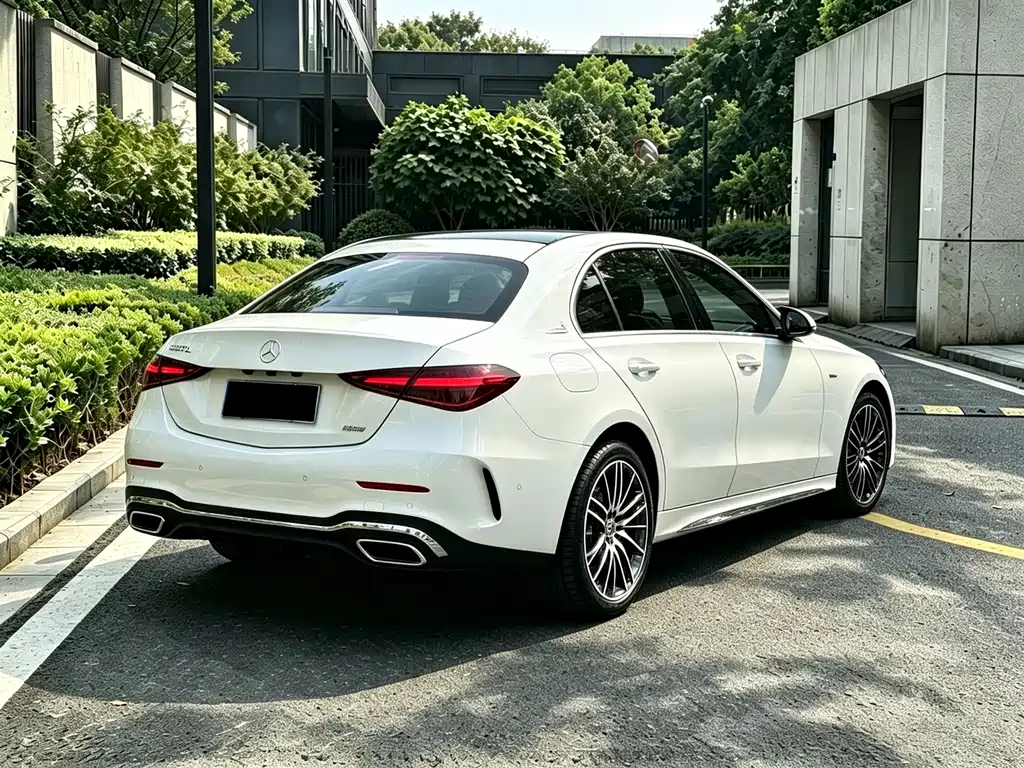 Mercedes-Benz C-Class — фото 11