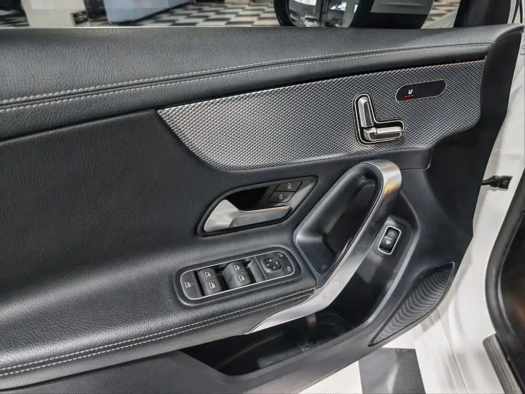 Mercedes-Benz A-Class — фото 10