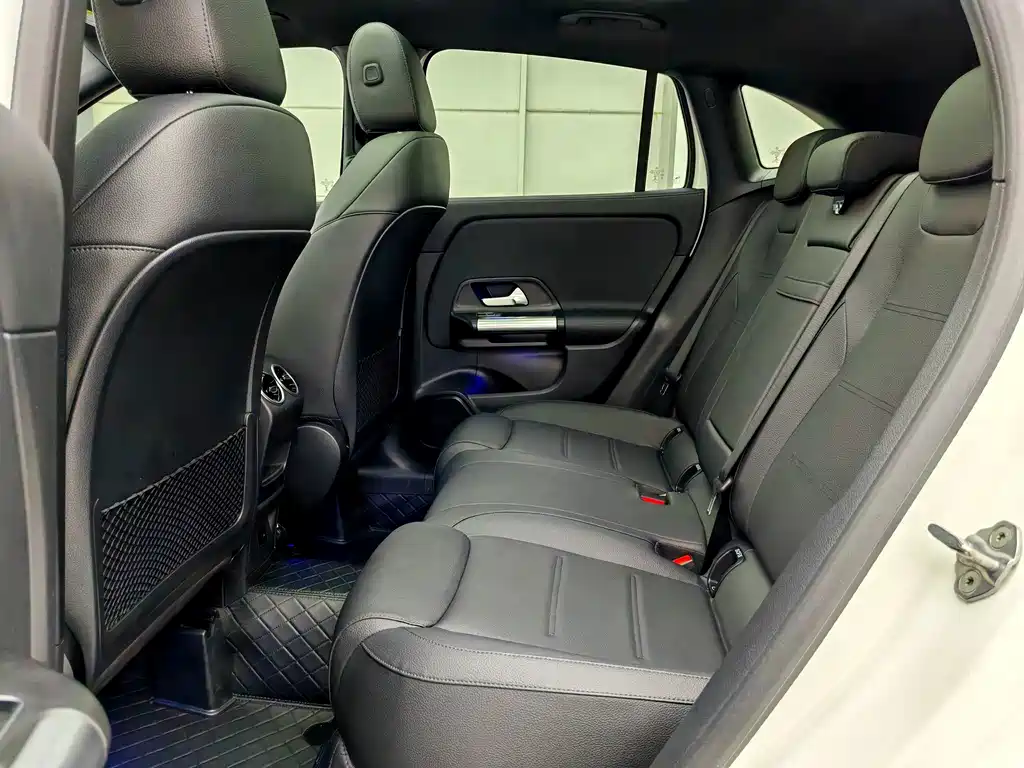 Mercedes-Benz GLA — фото 6