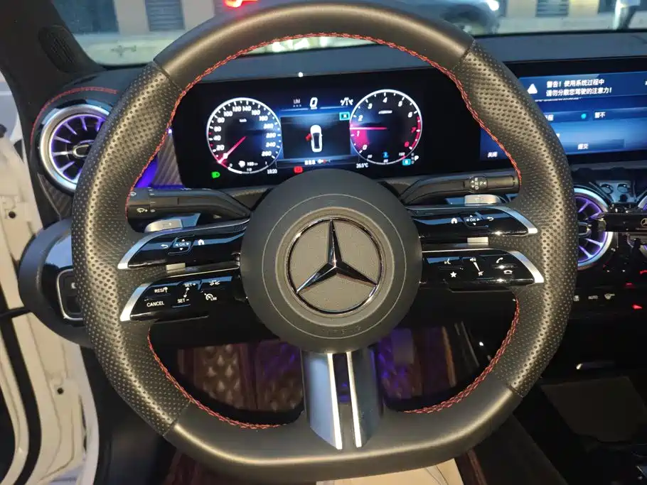 Mercedes-Benz A-Class — фото 15