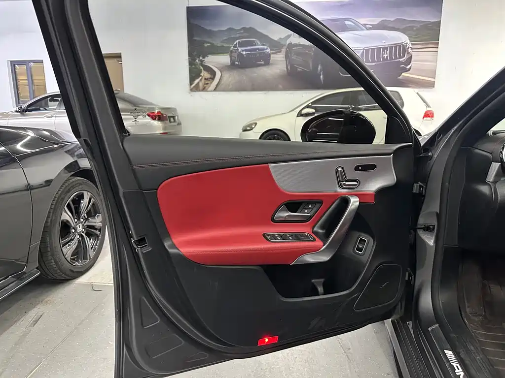 Mercedes-Benz A-Class AMG — фото 4