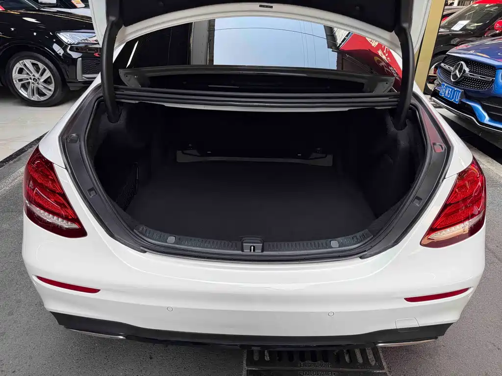 Mercedes-Benz E-Class (Import) — фото 29