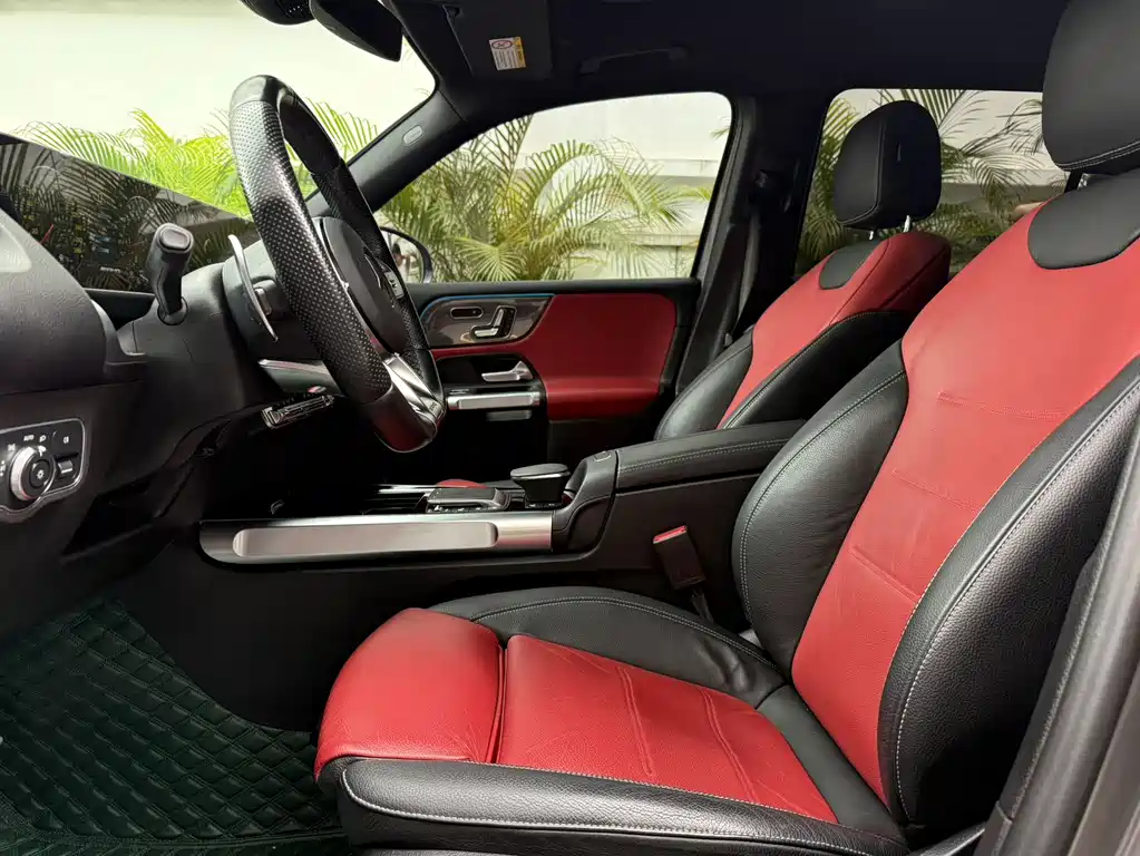 Mercedes-Benz GLB AMG — фото 11