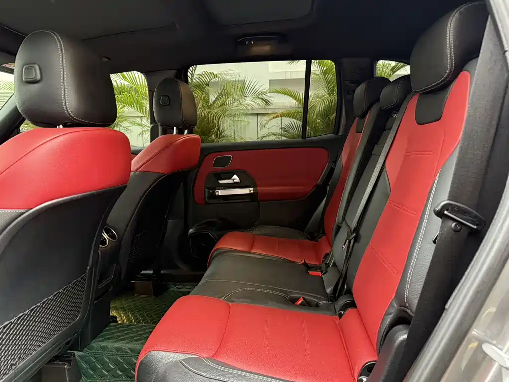 Mercedes-Benz GLB AMG — фото 13
