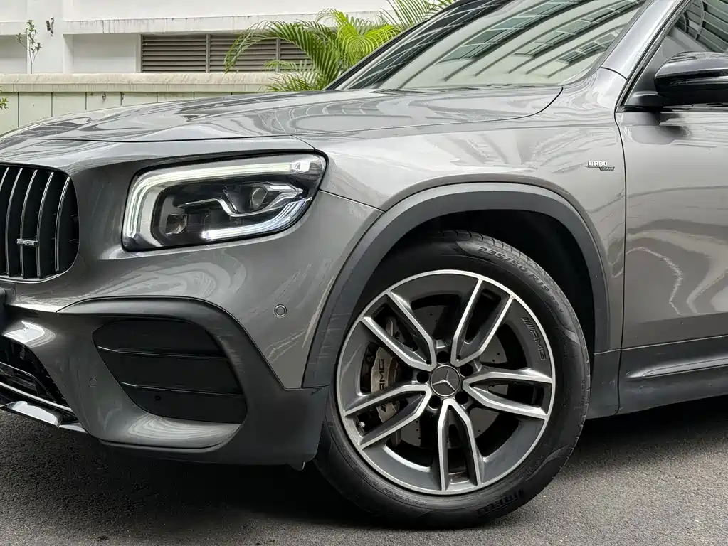 Mercedes-Benz GLB AMG — фото 5