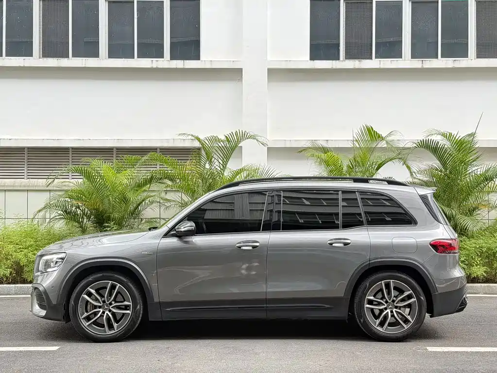 Mercedes-Benz GLB AMG — фото 6