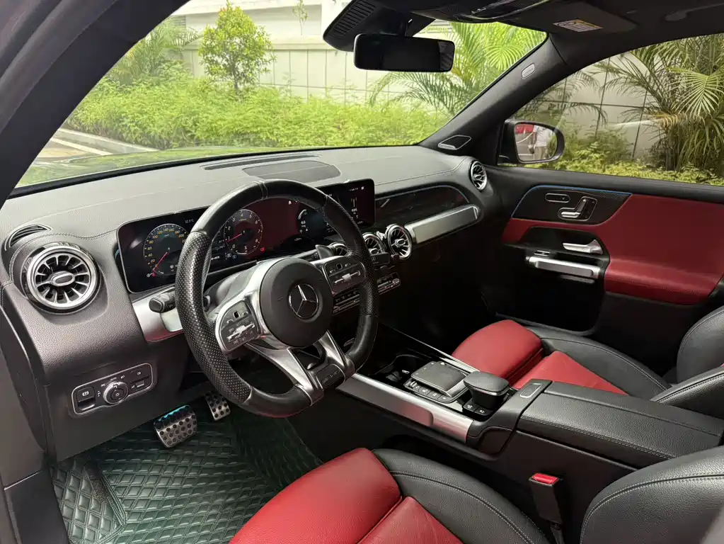Mercedes-Benz GLB AMG — фото 10