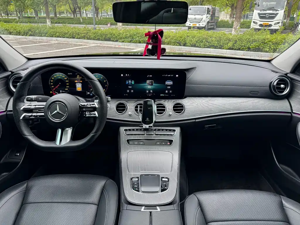 Mercedes-Benz E-Class — фото 9