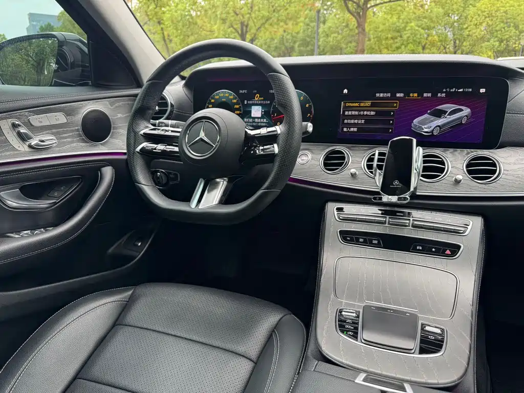Mercedes-Benz E-Class — фото 10