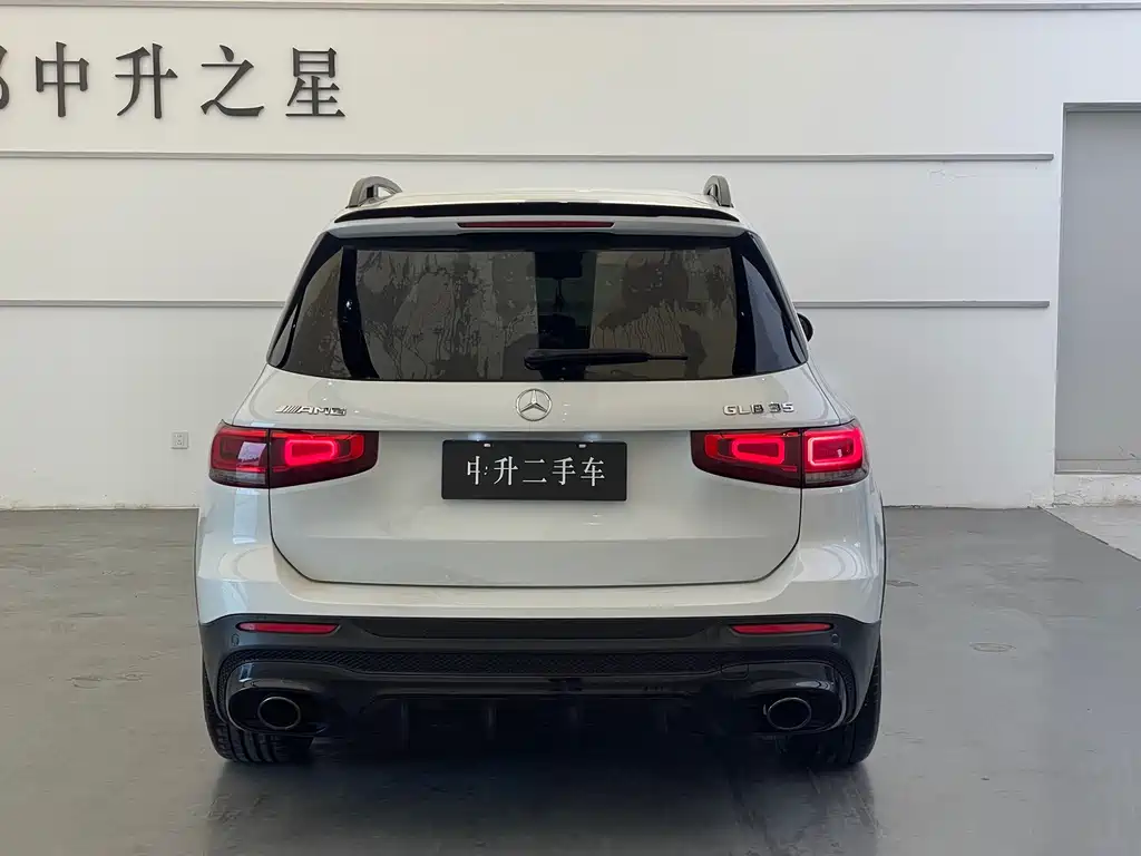 Mercedes-Benz GLB AMG — фото 13