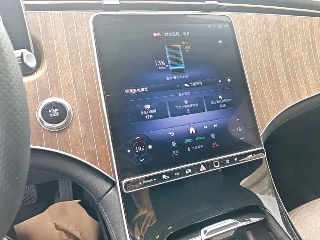 Mercedes-Benz EQE SUV — фото 13