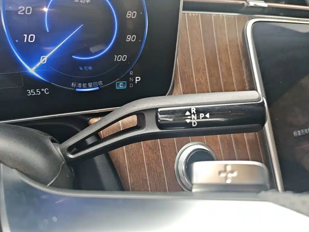 Mercedes-Benz EQE SUV — фото 14