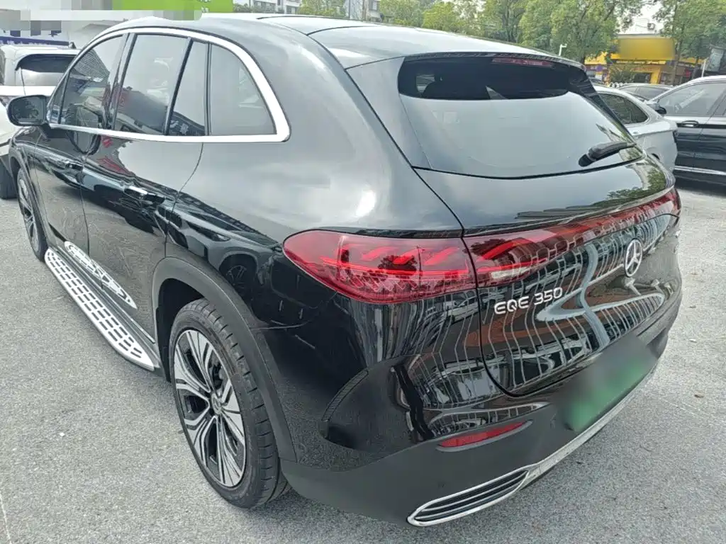 Mercedes-Benz EQE SUV — фото 5