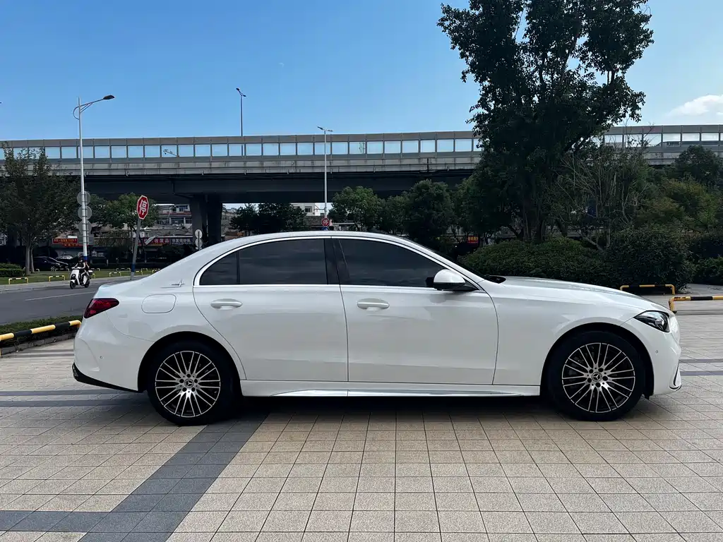 Mercedes-Benz C-Class — фото 19