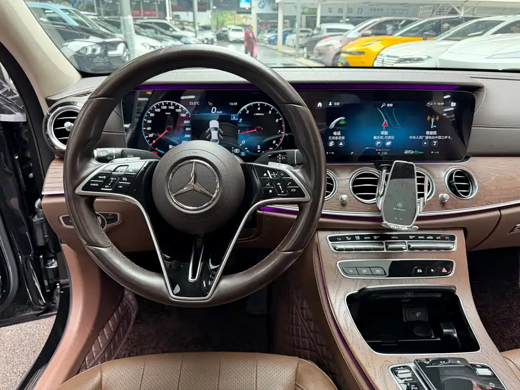 Mercedes-Benz E-Class — фото 17