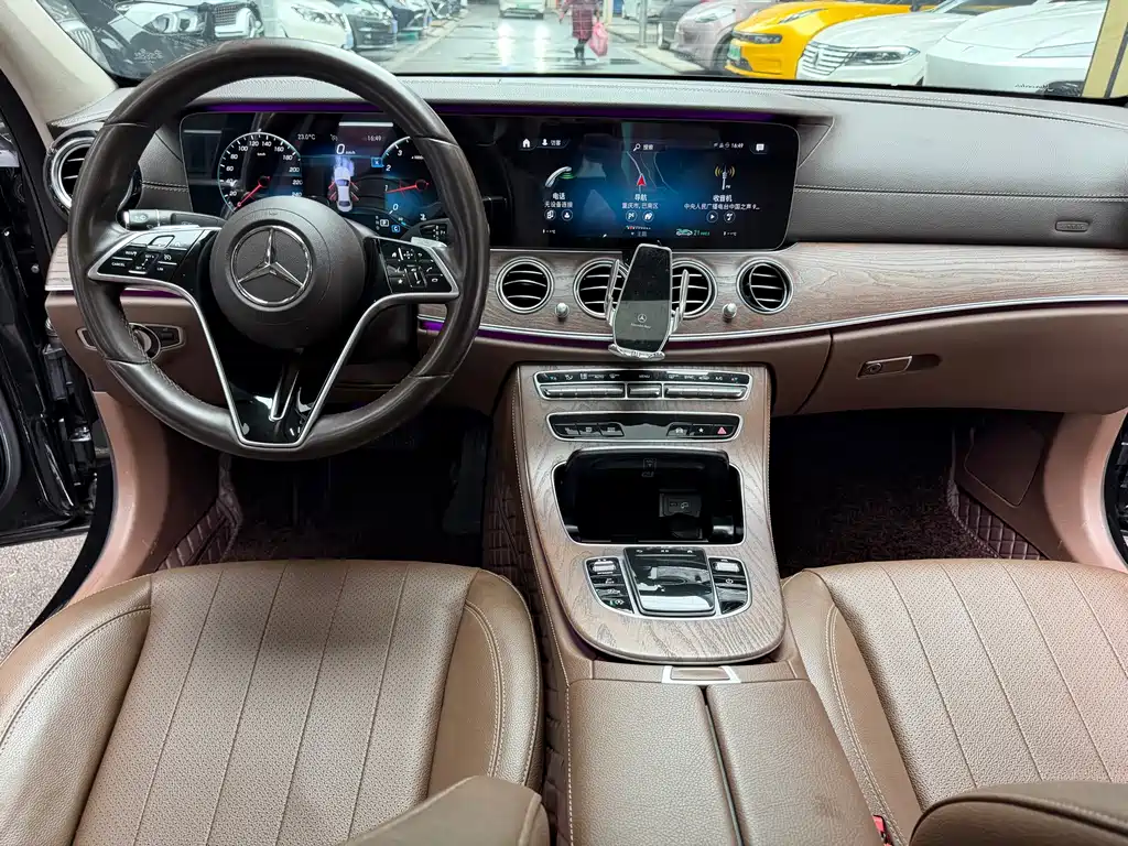 Mercedes-Benz E-Class — фото 18