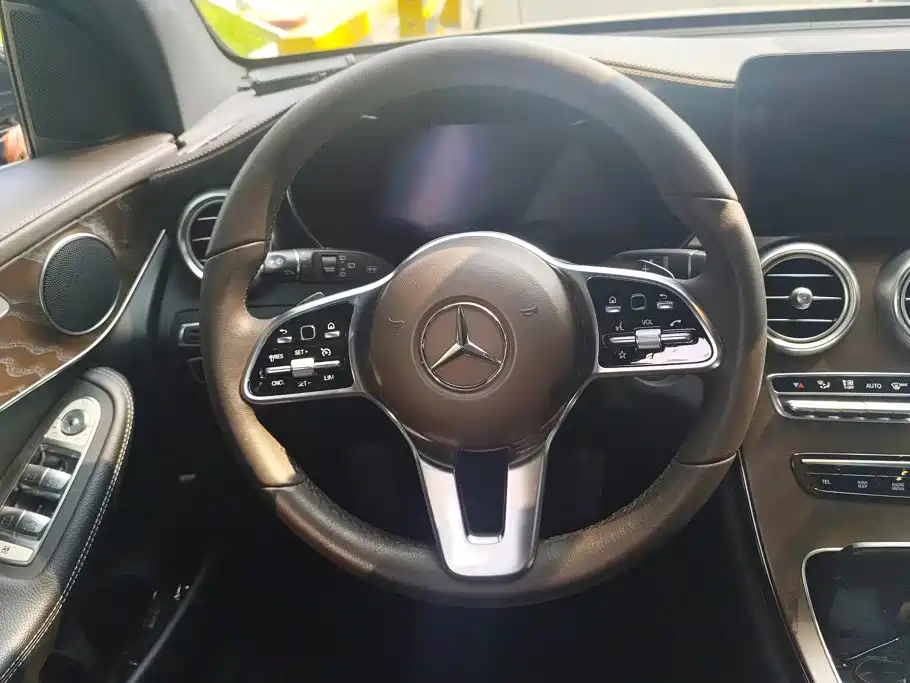 Mercedes-Benz GLC — фото 15