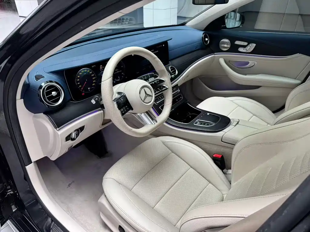 Mercedes-Benz E-Class — фото 11