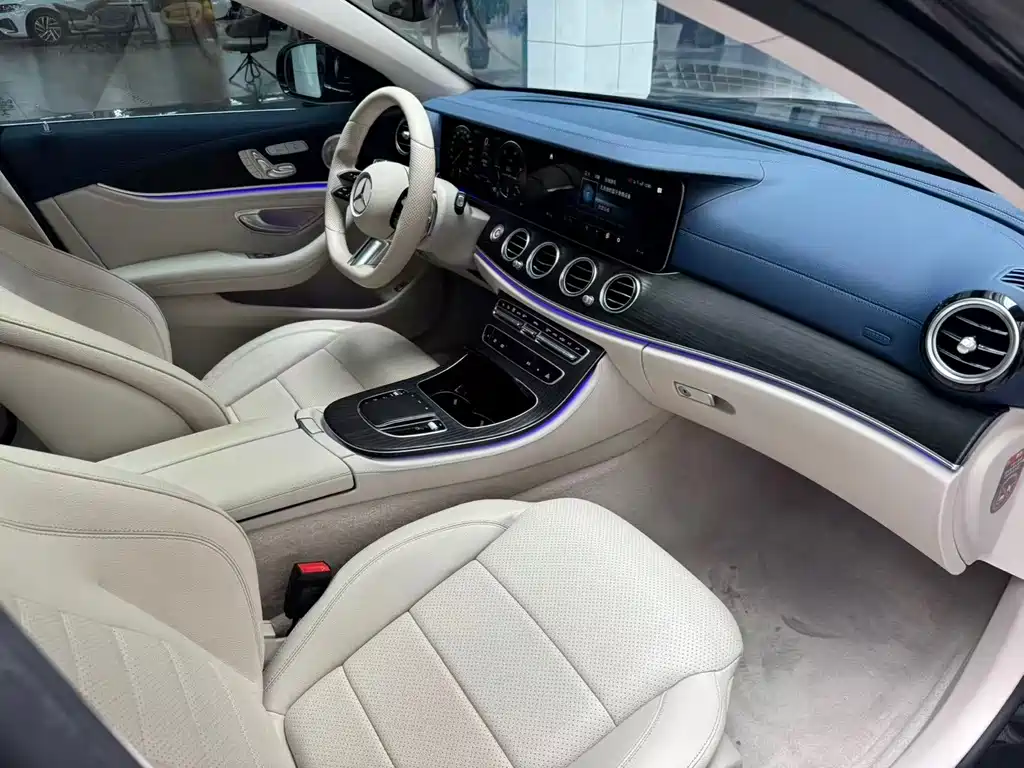 Mercedes-Benz E-Class — фото 18