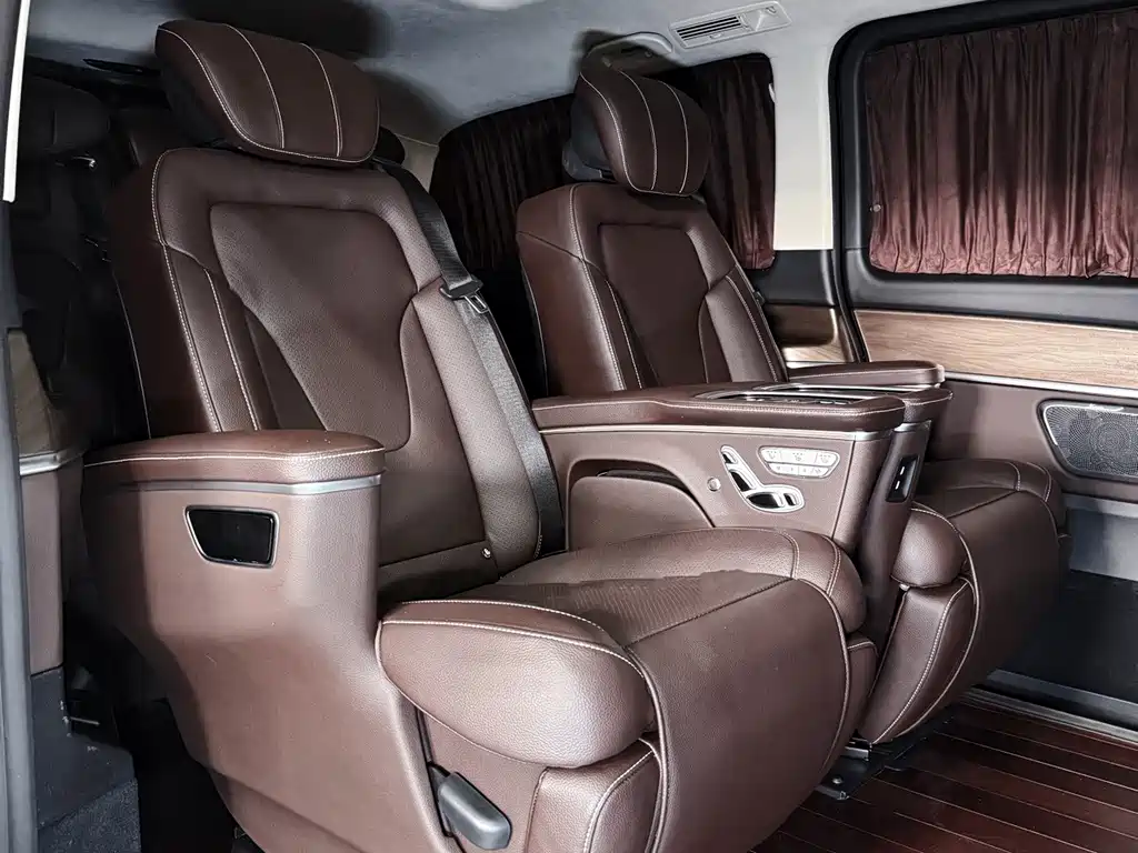 Mercedes-Benz V-Class — фото 10