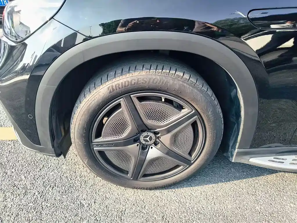 Mercedes-Benz EQE SUV — фото 5