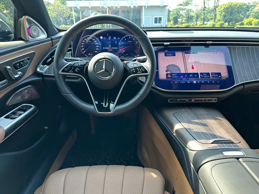 Mercedes-Benz E-Class — фото 13