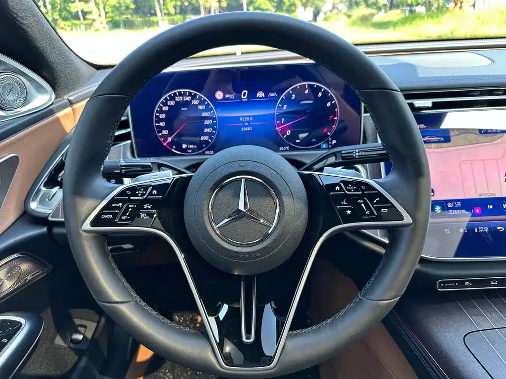 Mercedes-Benz E-Class — фото 15