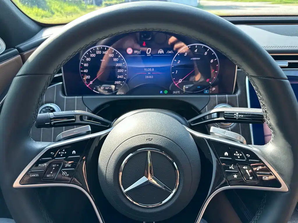 Mercedes-Benz E-Class — фото 16