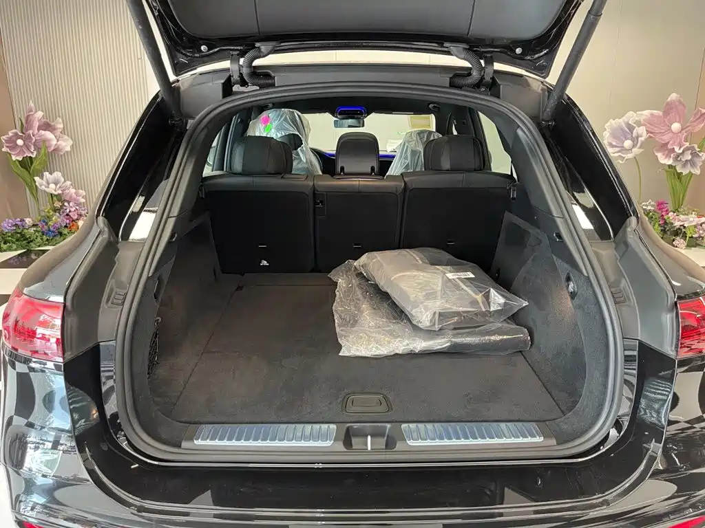 Mercedes-Benz EQS SUV — фото 13
