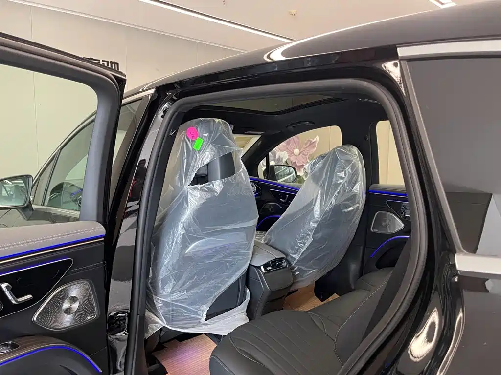 Mercedes-Benz EQS SUV — фото 28