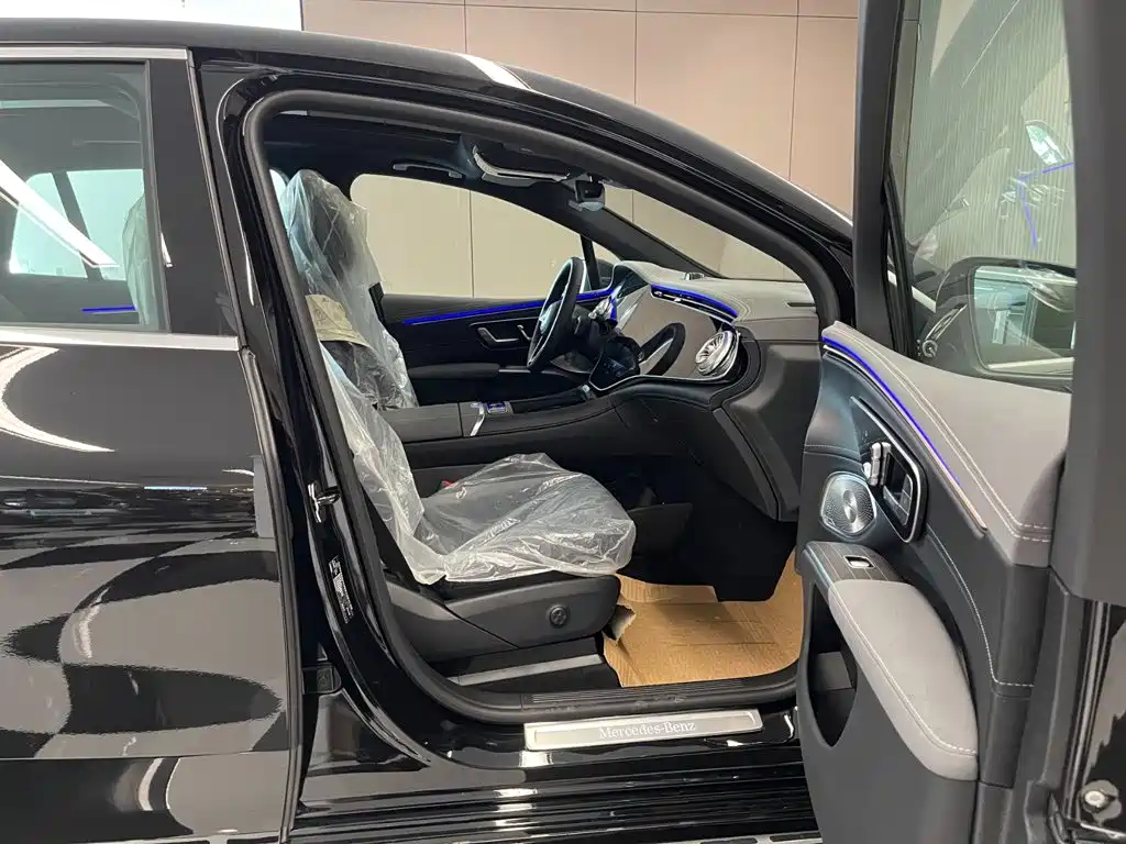 Mercedes-Benz EQS SUV — фото 29