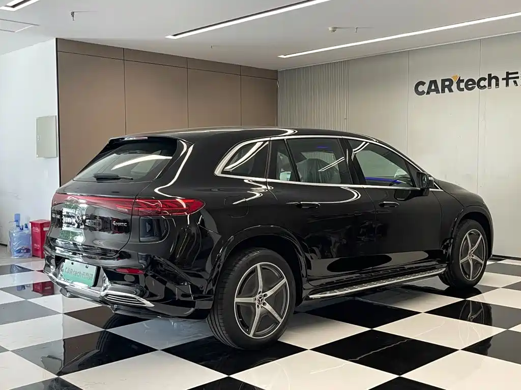 Mercedes-Benz EQS SUV — фото 4