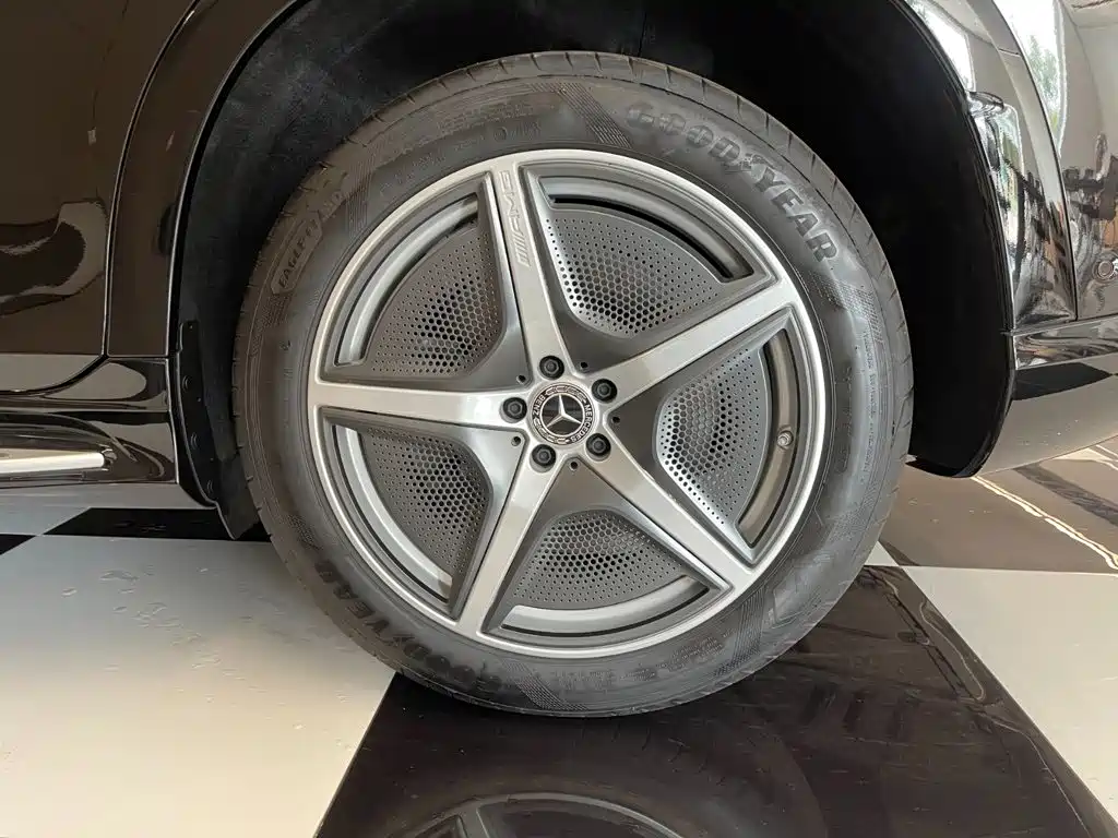 Mercedes-Benz EQS SUV — фото 9