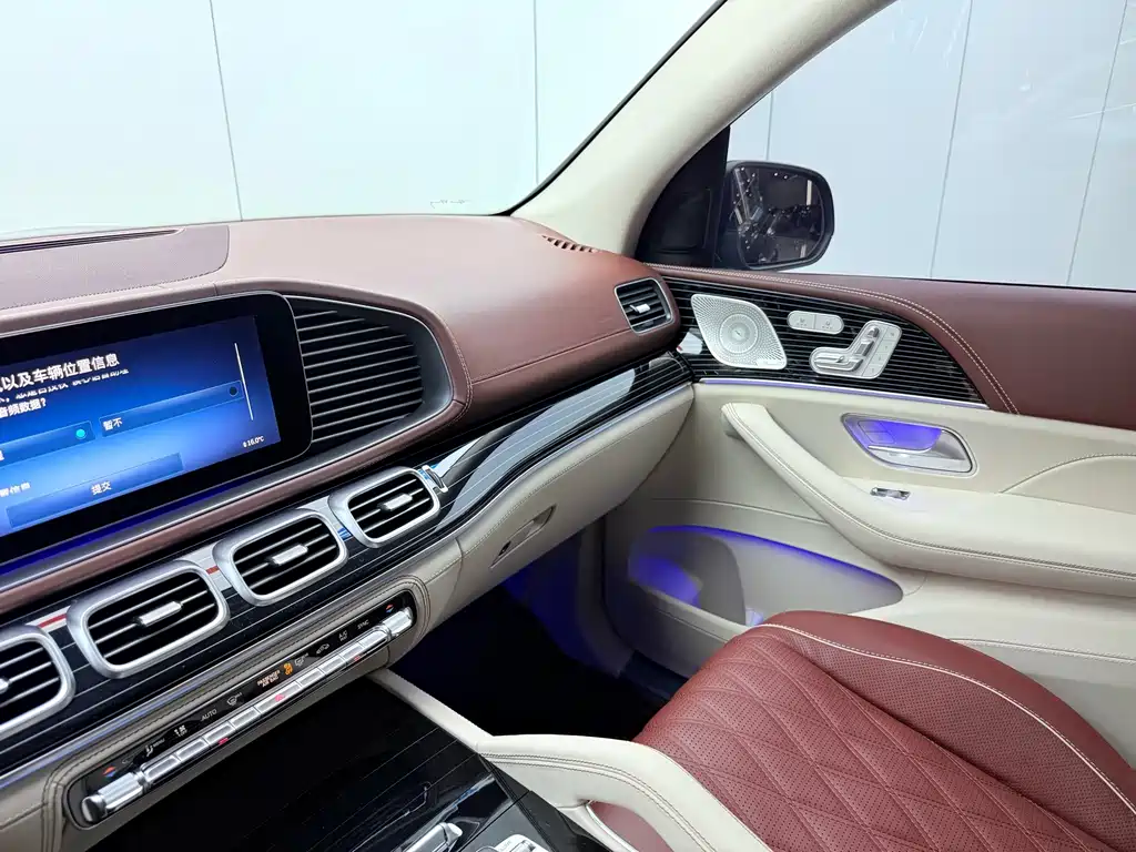 Mercedes-Benz GLS — фото 15
