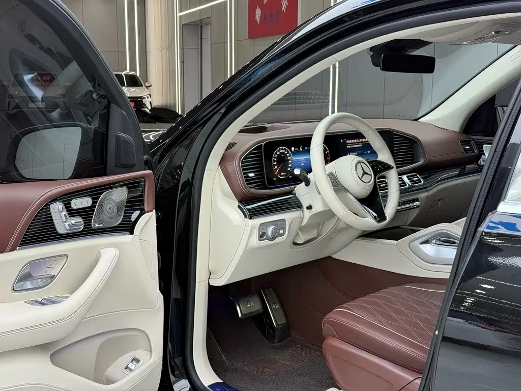 Mercedes-Benz GLS — фото 4