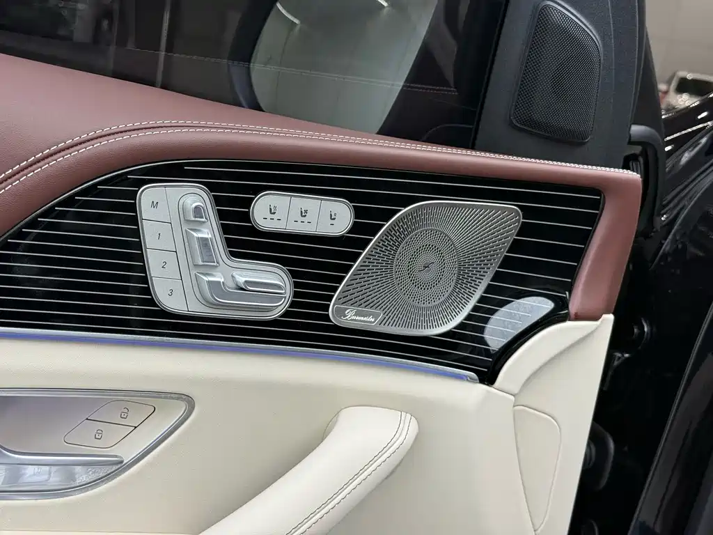 Mercedes-Benz GLS — фото 6