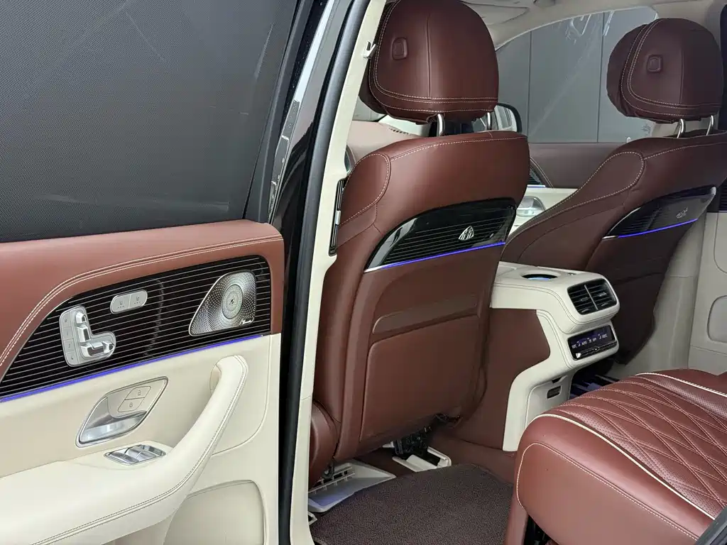 Mercedes-Benz GLS — фото 9
