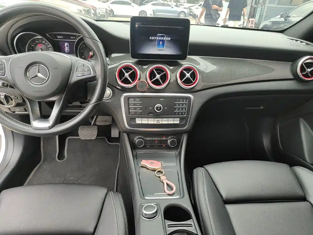 Mercedes-Benz CLA (Import) — фото 13