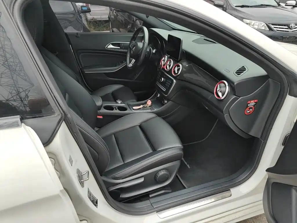 Mercedes-Benz CLA (Import) — фото 25