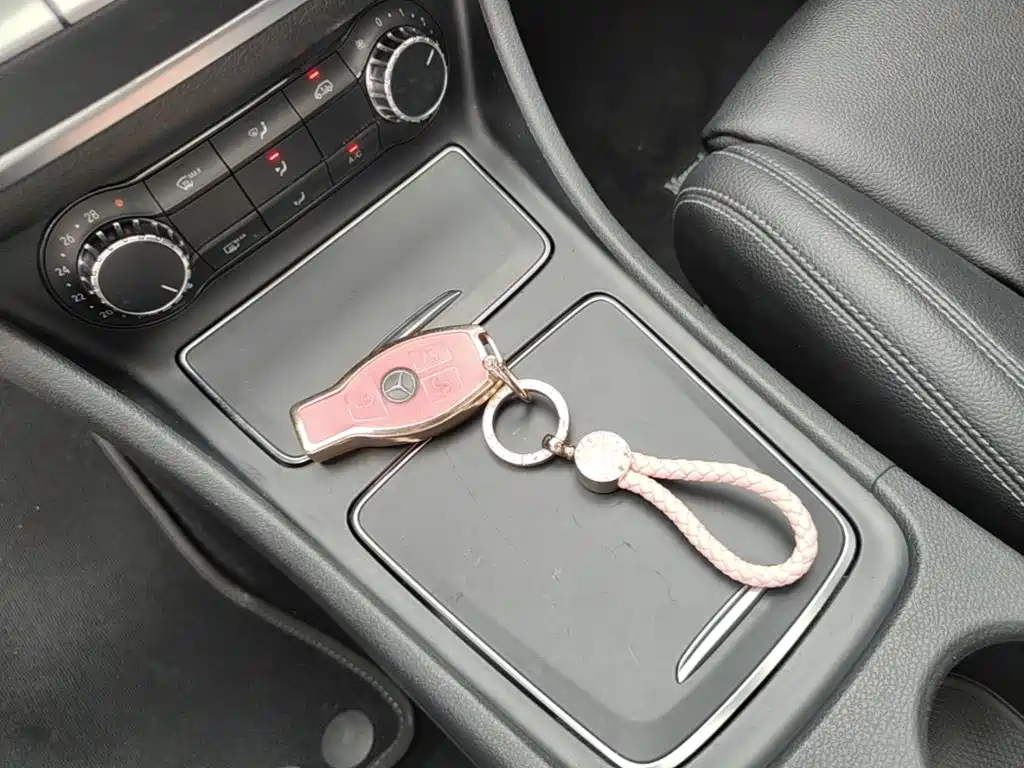 Mercedes-Benz CLA (Import) — фото 9